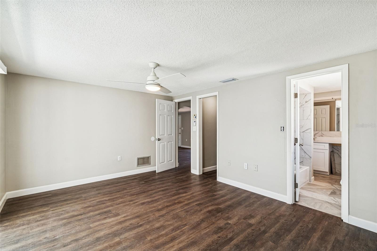 REGENCY PARK - Residential