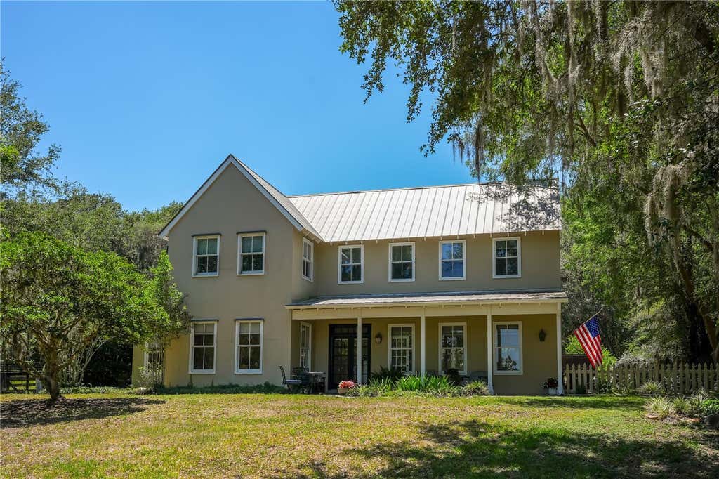 Photo of 15620 NW Highway 225, Reddick, FL 32686 (MLS # OM726176)