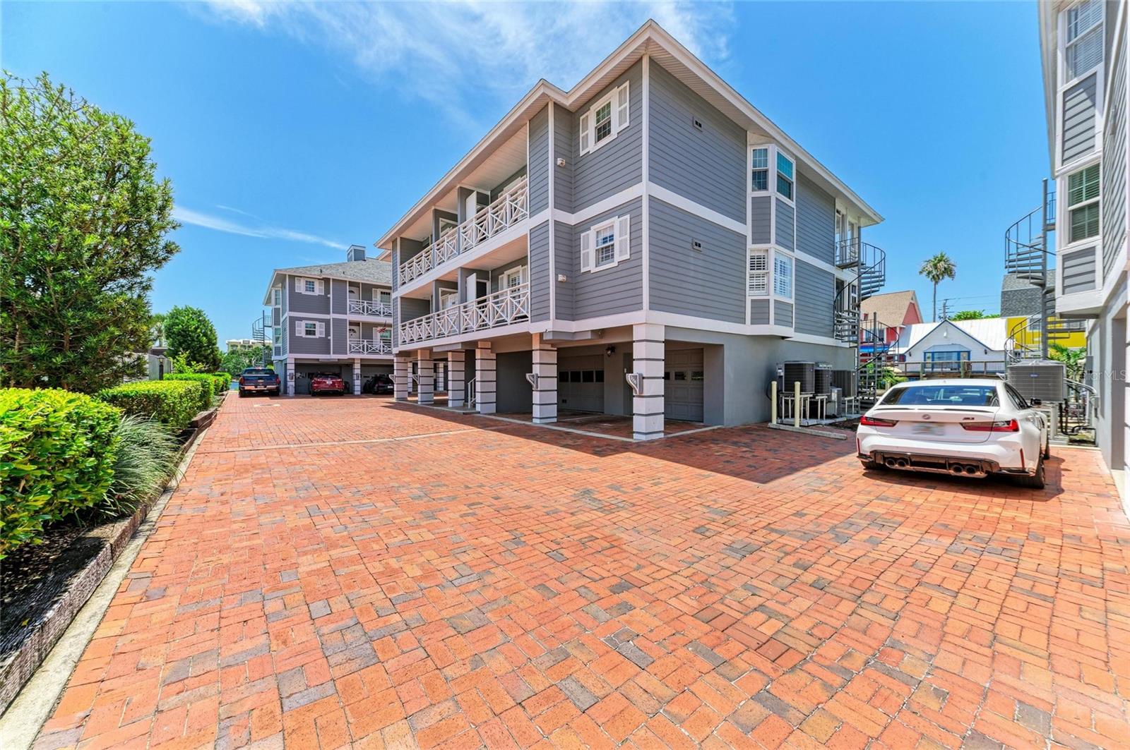 THE BOATYARD - Residential