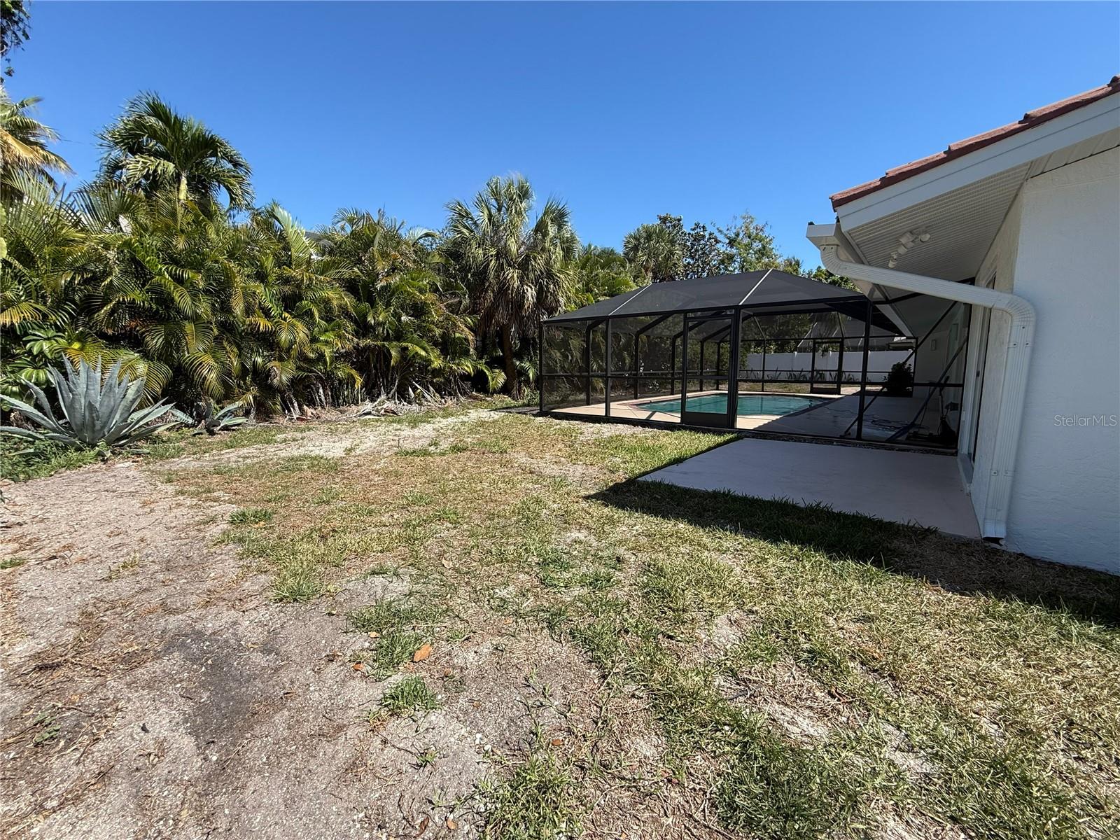 SIESTA ISLES - Residential