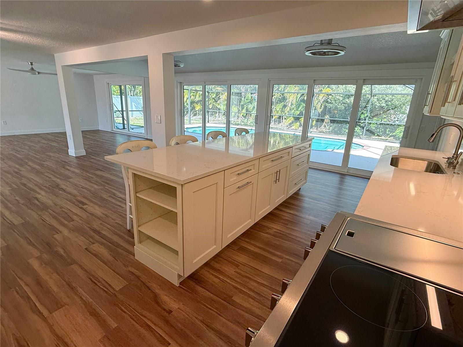 SIESTA ISLES - Residential