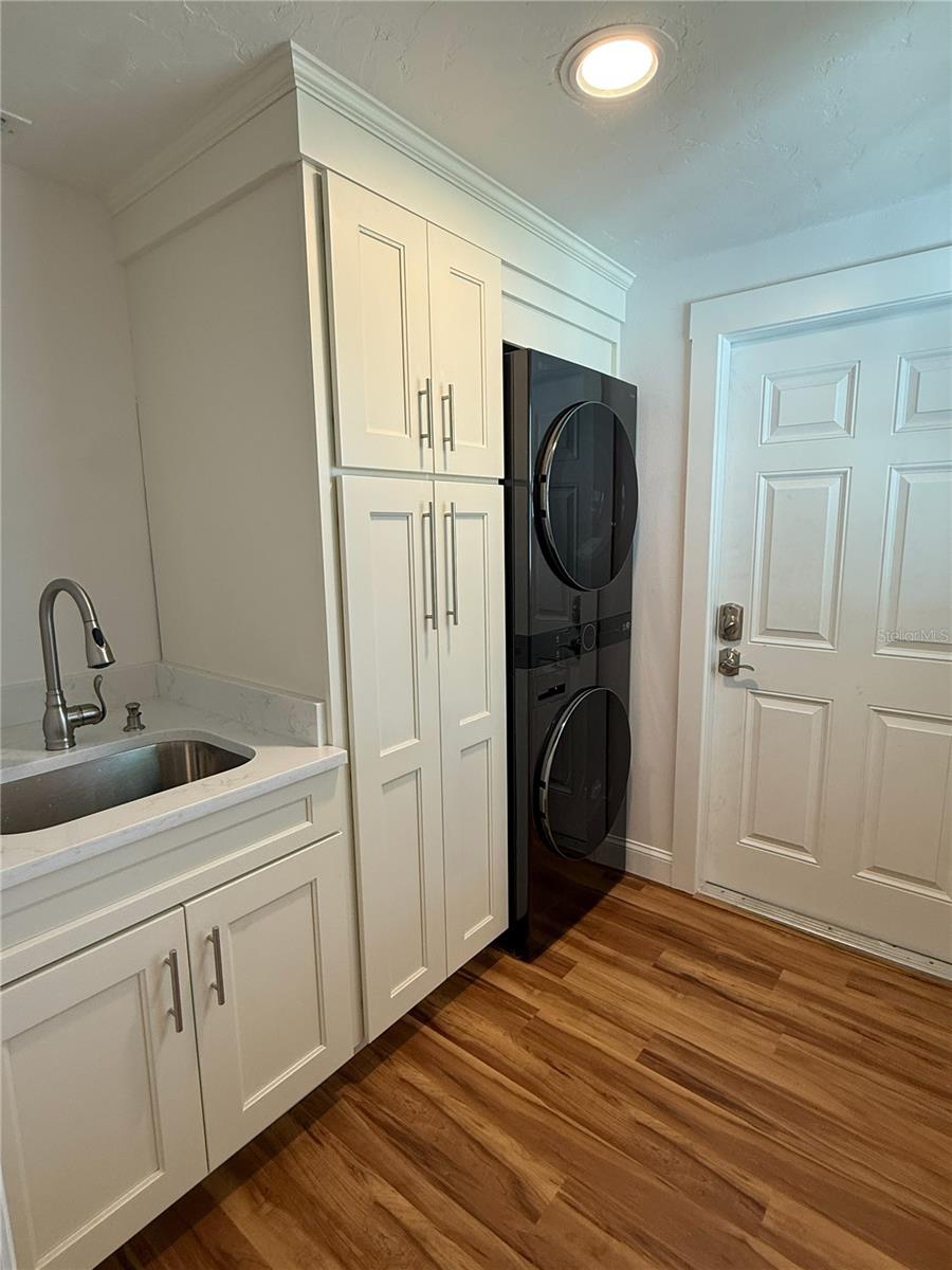 SIESTA ISLES - Residential