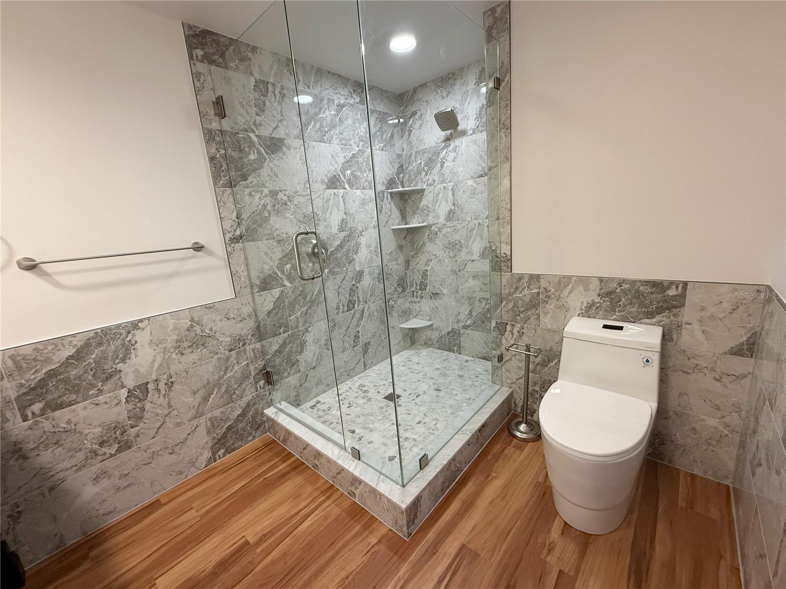 SIESTA ISLES - Residential