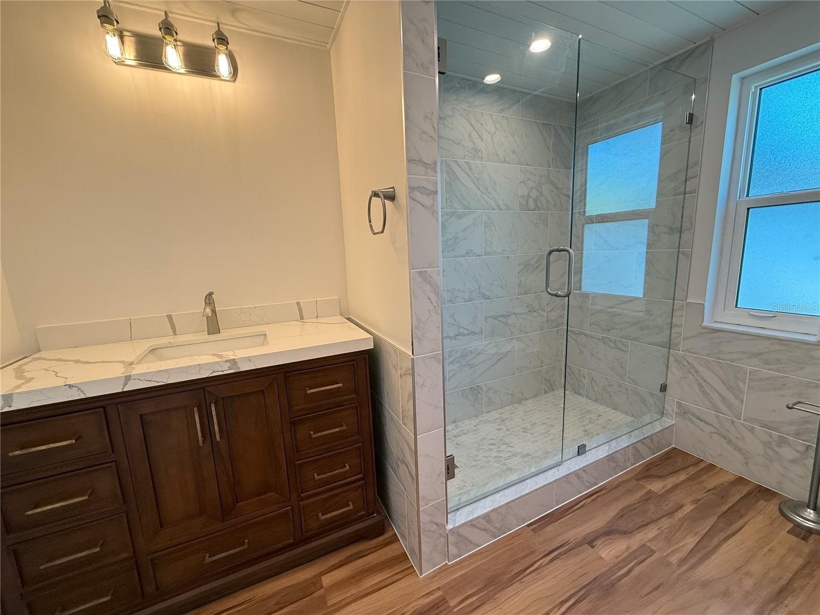 SIESTA ISLES - Residential