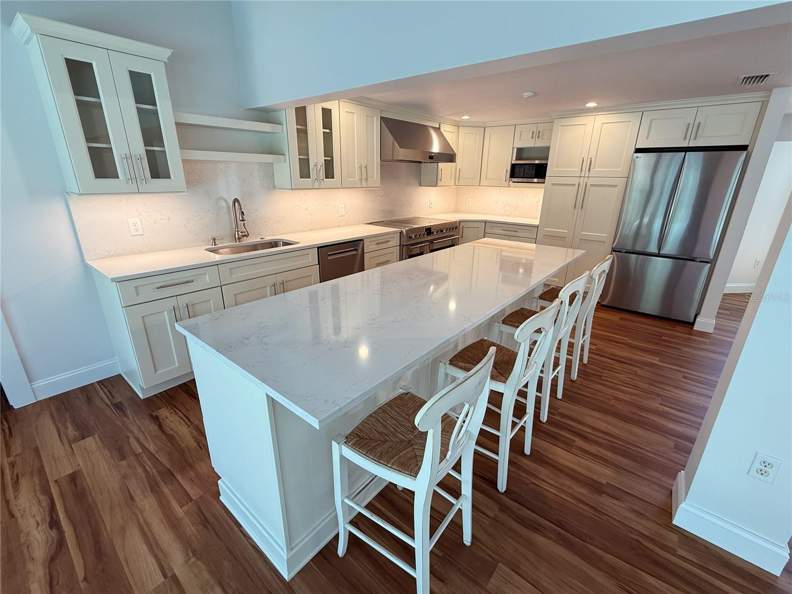 SIESTA ISLES - Residential