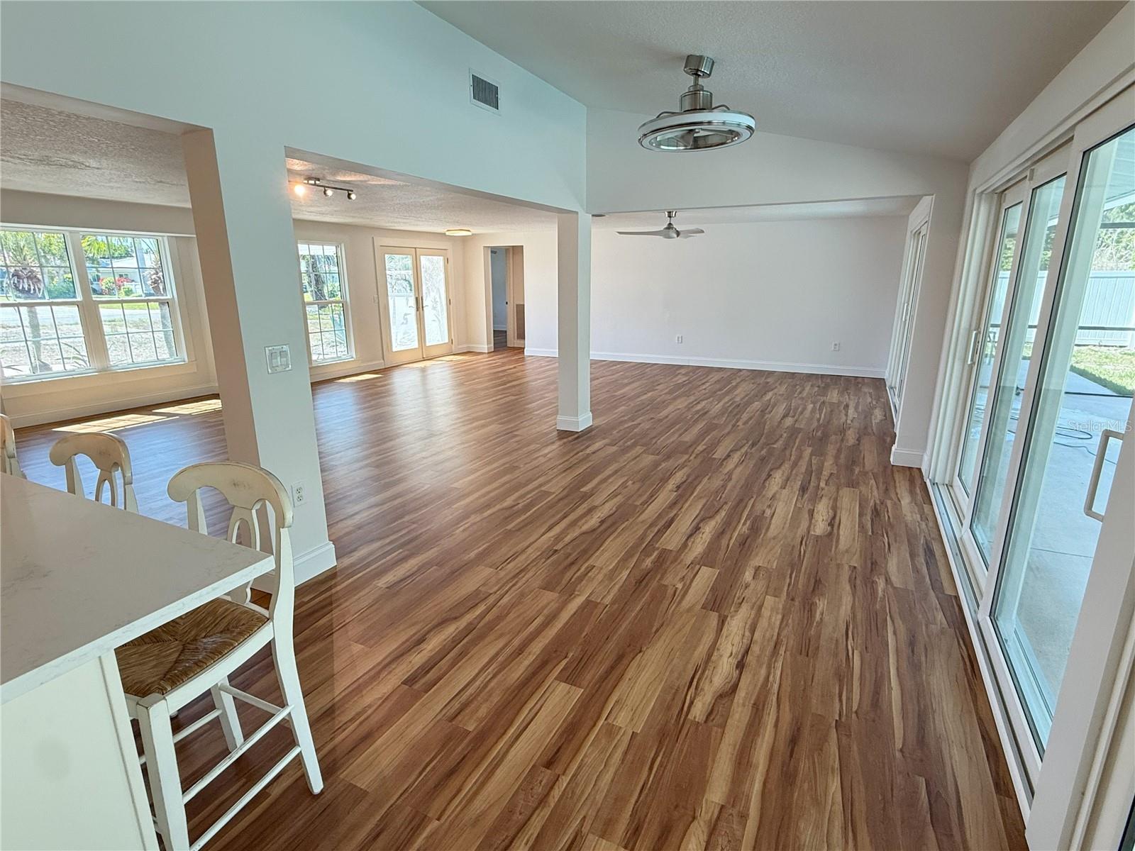 SIESTA ISLES - Residential