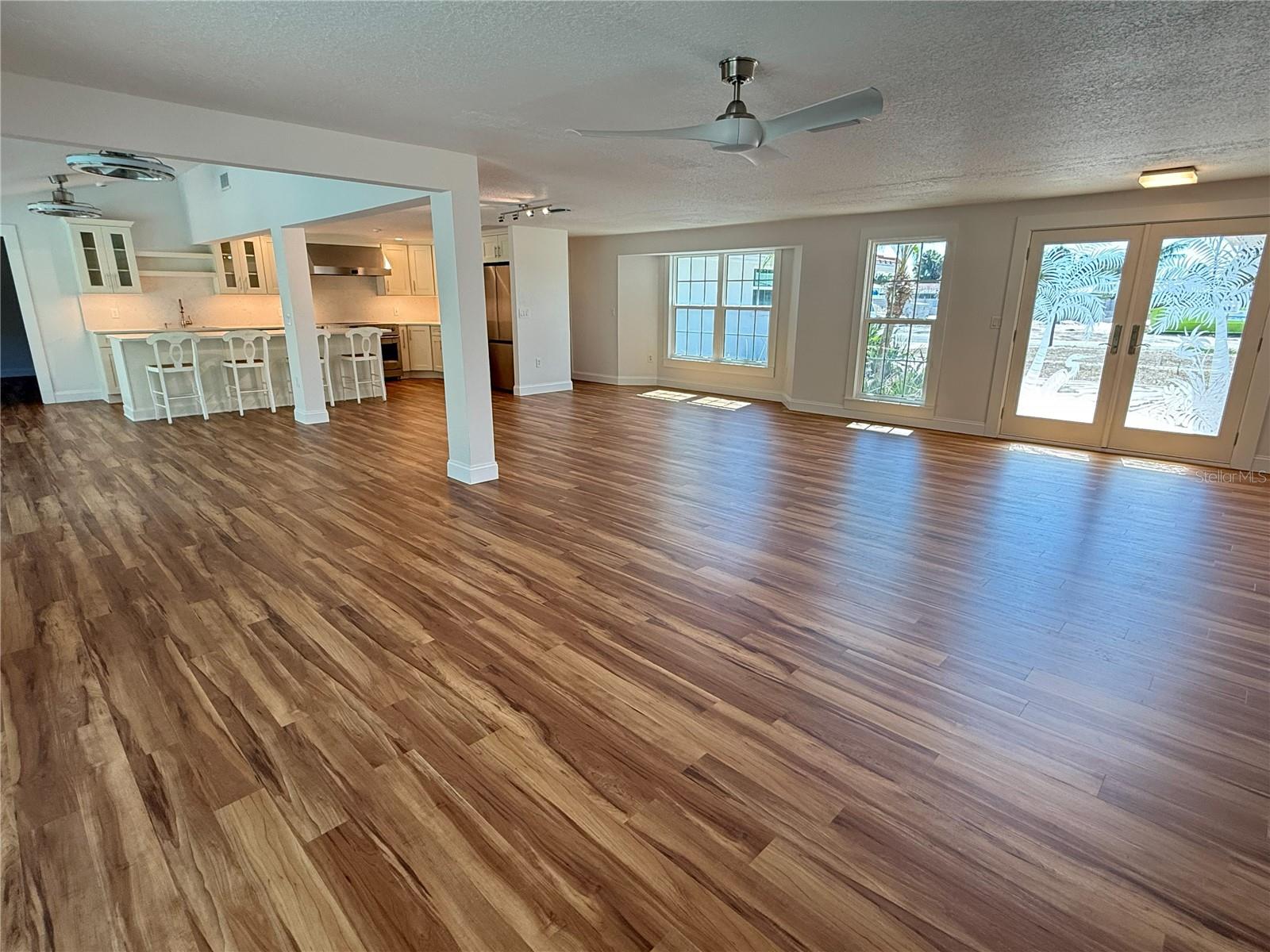 SIESTA ISLES - Residential