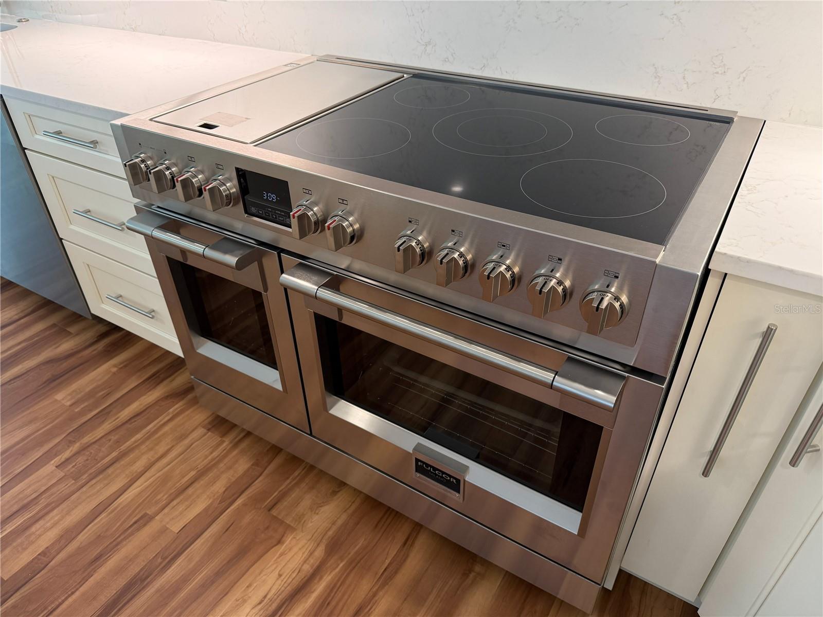 SIESTA ISLES - Residential