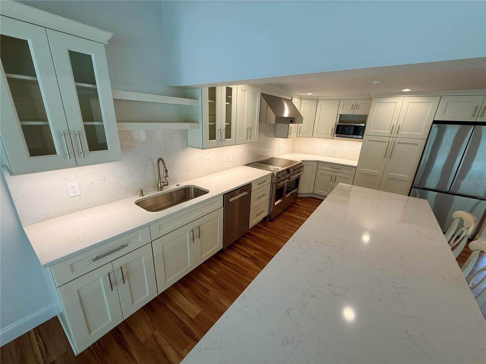 SIESTA ISLES - Residential