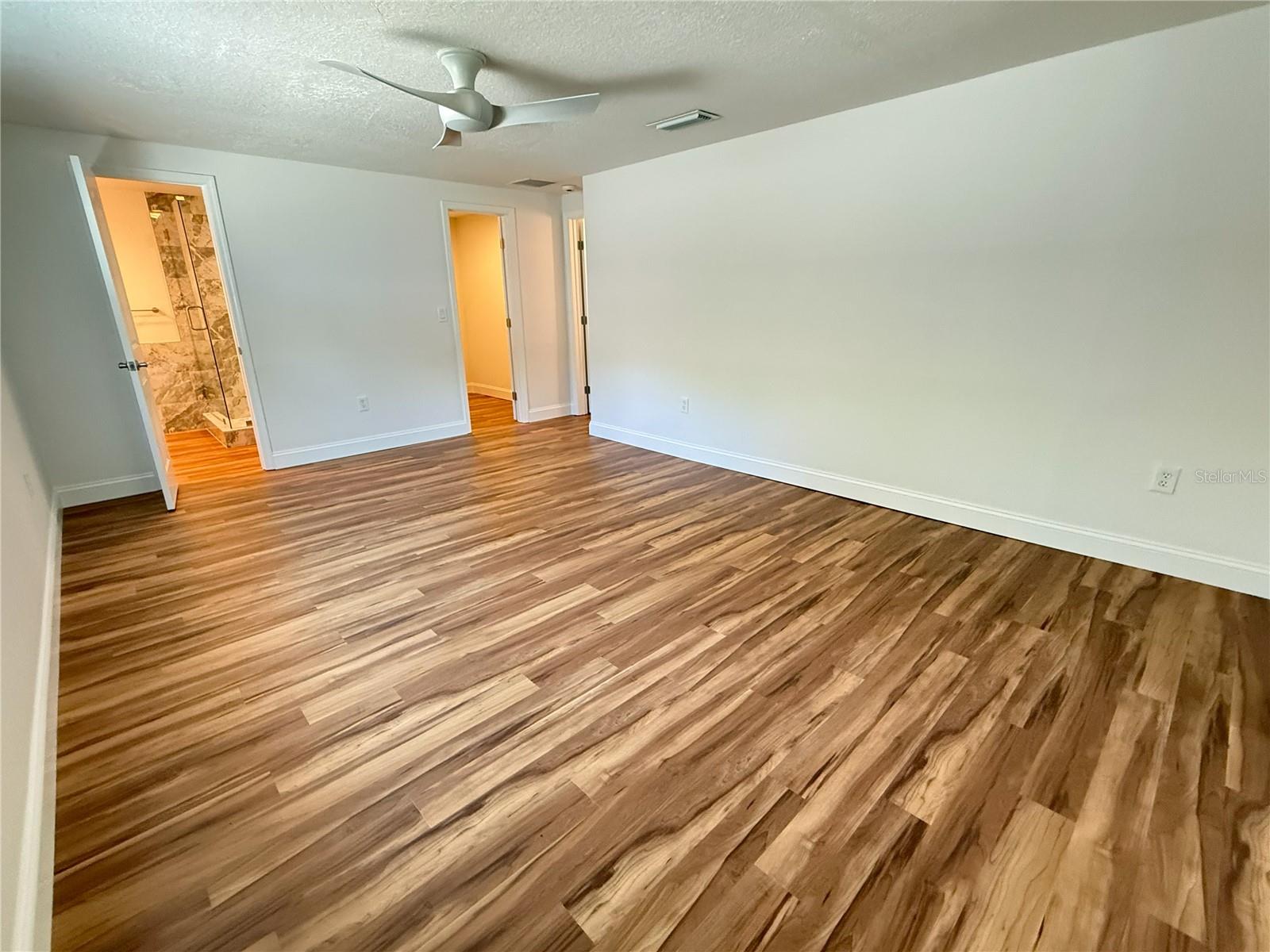 SIESTA ISLES - Residential