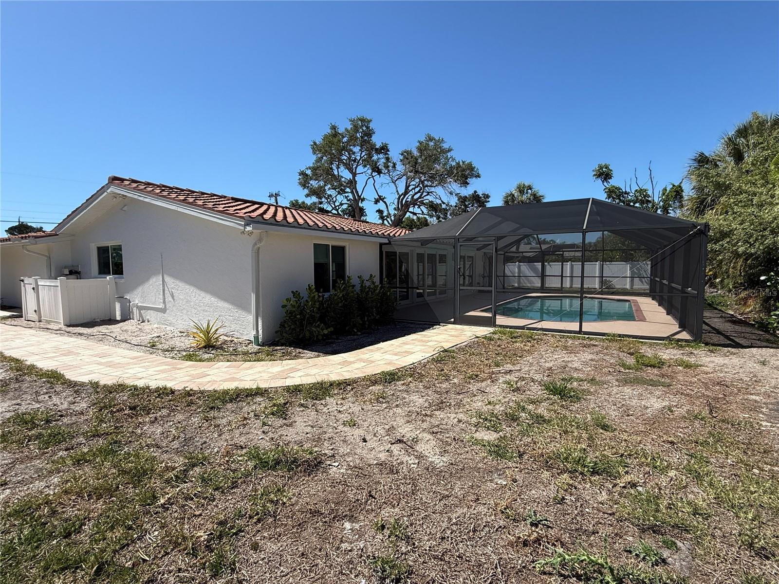 SIESTA ISLES - Residential