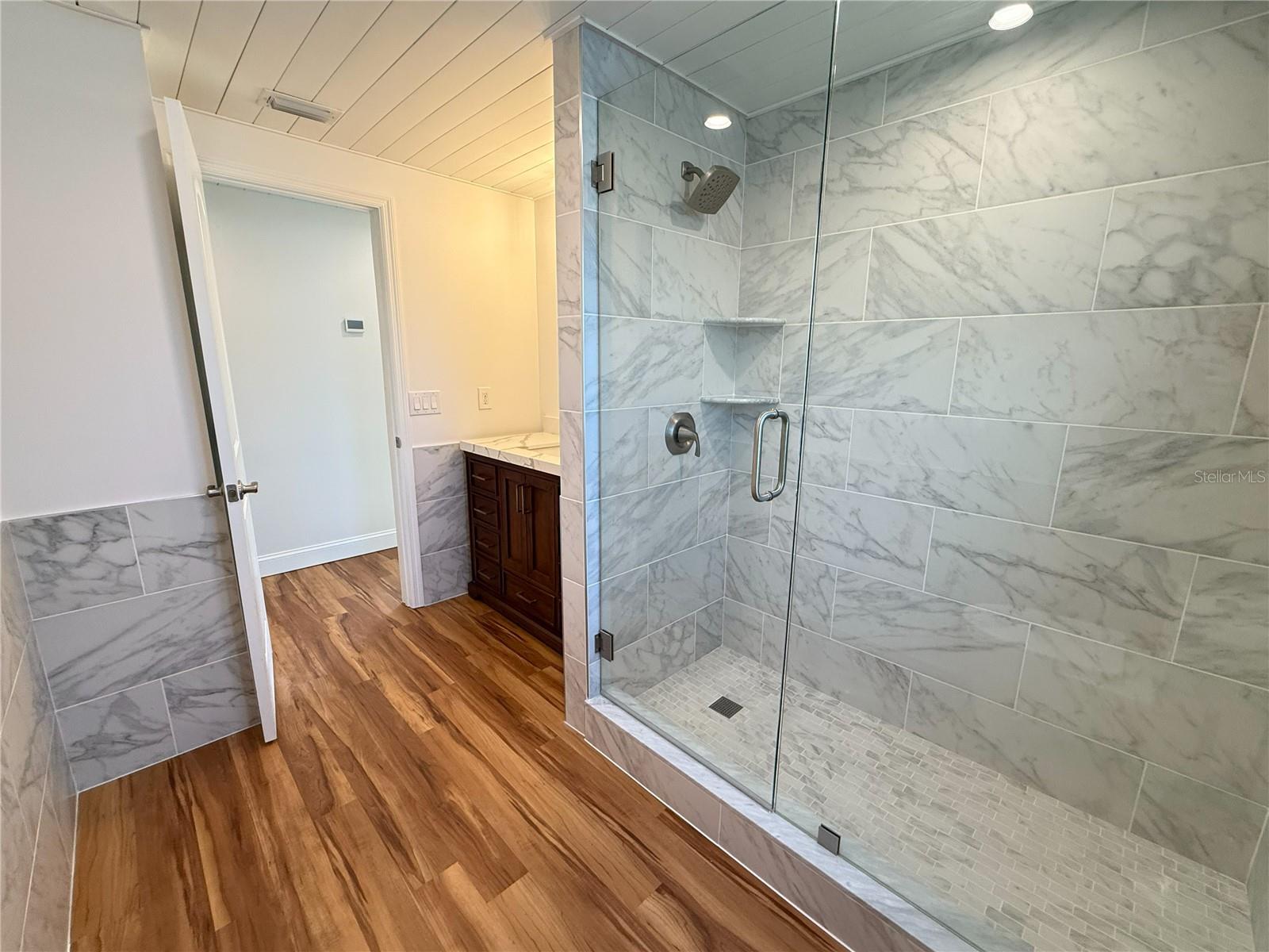 SIESTA ISLES - Residential