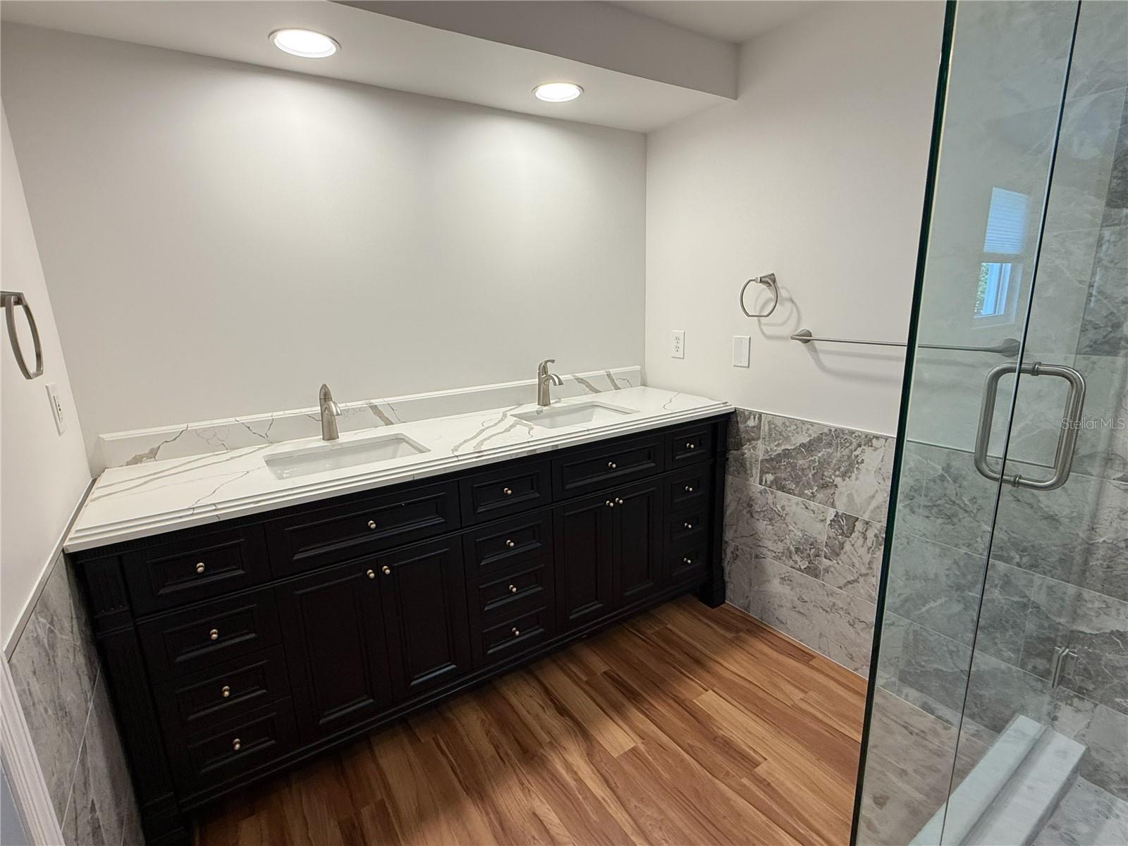 SIESTA ISLES - Residential