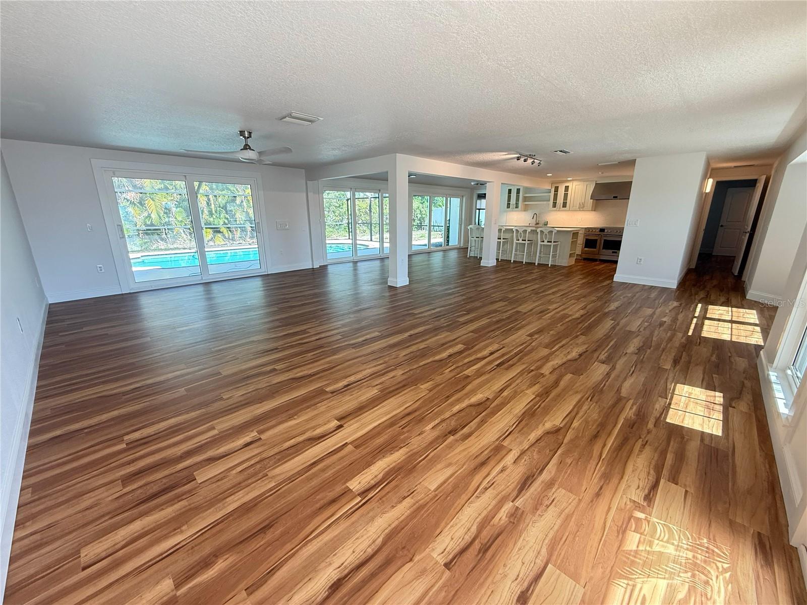 SIESTA ISLES - Residential