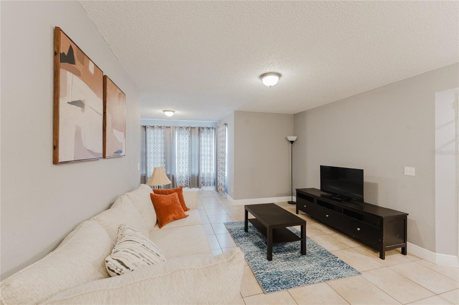 RESIDENCES AT VILLA MEDICI CONDOMINIUM - Residential Lease