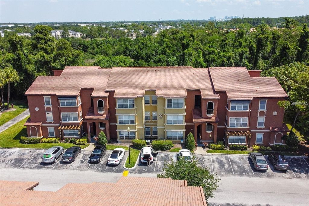 Photo of 5120 Conroy Rd #18, Orlando, FL 32811 (MLS # O6390926)