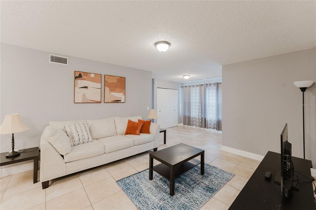 Photo of 5120 Conroy Rd #18, Orlando, FL 32811 (MLS # O6390926)