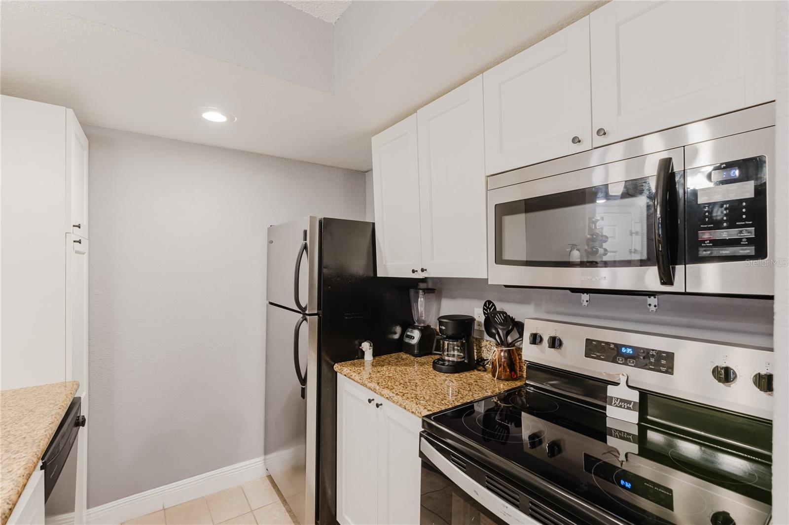 RESIDENCES AT VILLA MEDICI CONDOMINIUM - Residential Lease