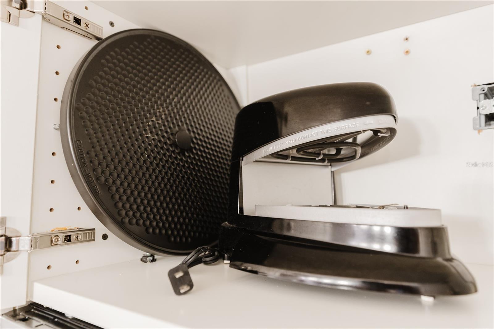 RESIDENCES AT VILLA MEDICI CONDOMINIUM - Residential Lease