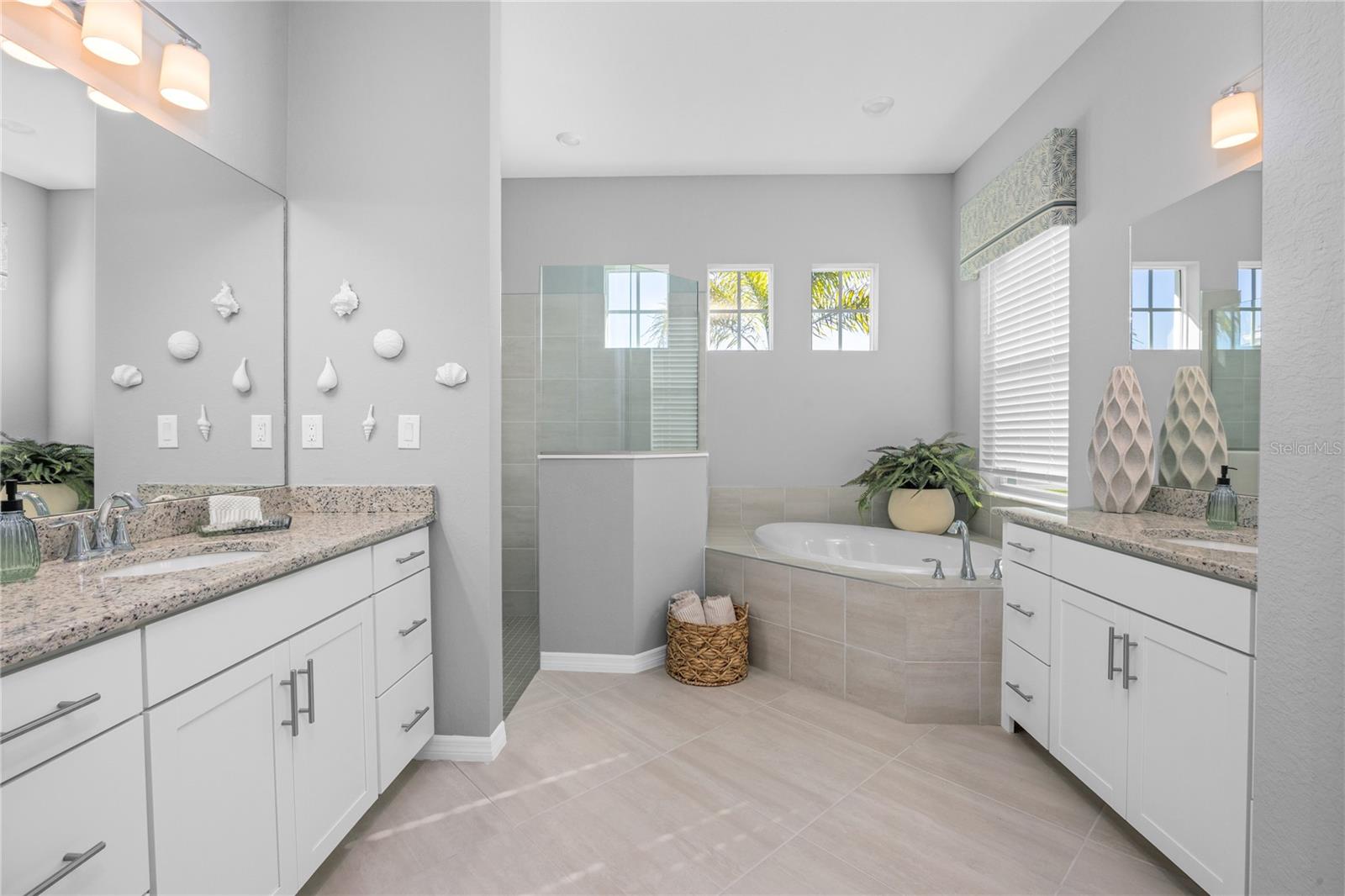 CALUSA COUNTRY CLUB - Residential