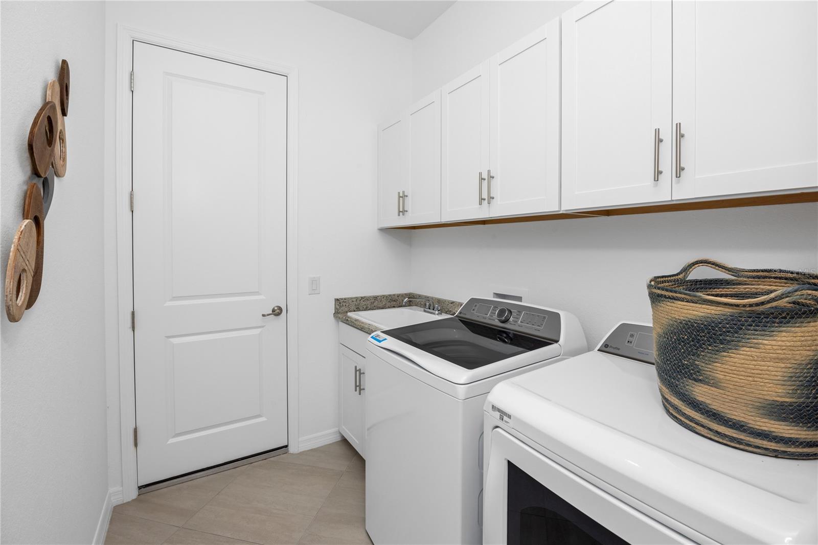 CALUSA COUNTRY CLUB - Residential