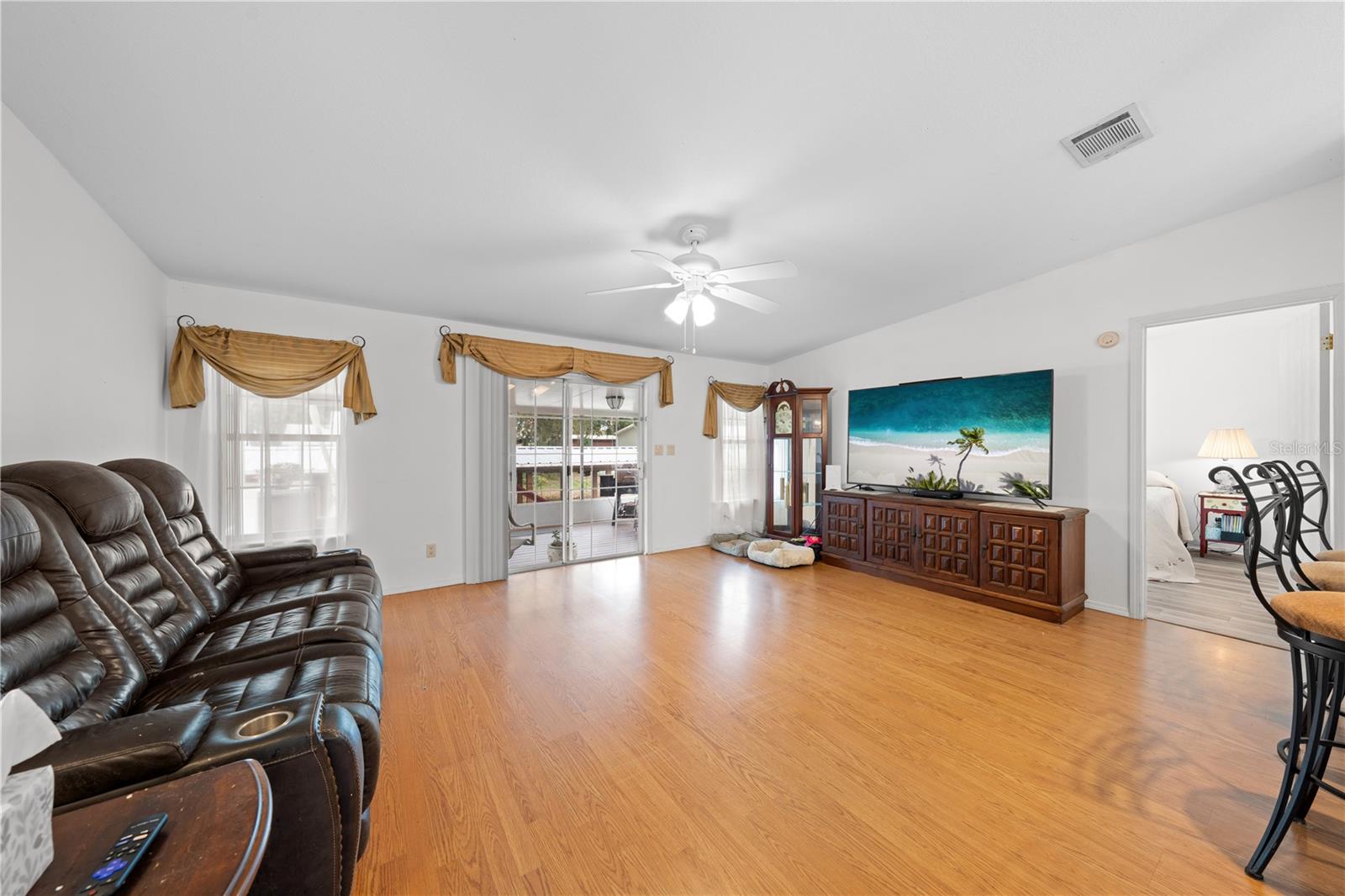 LAKE MARIAN SHORES - Residential