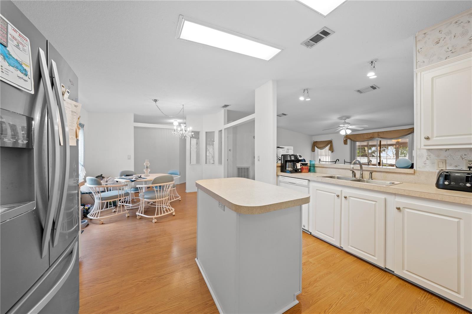 LAKE MARIAN SHORES - Residential