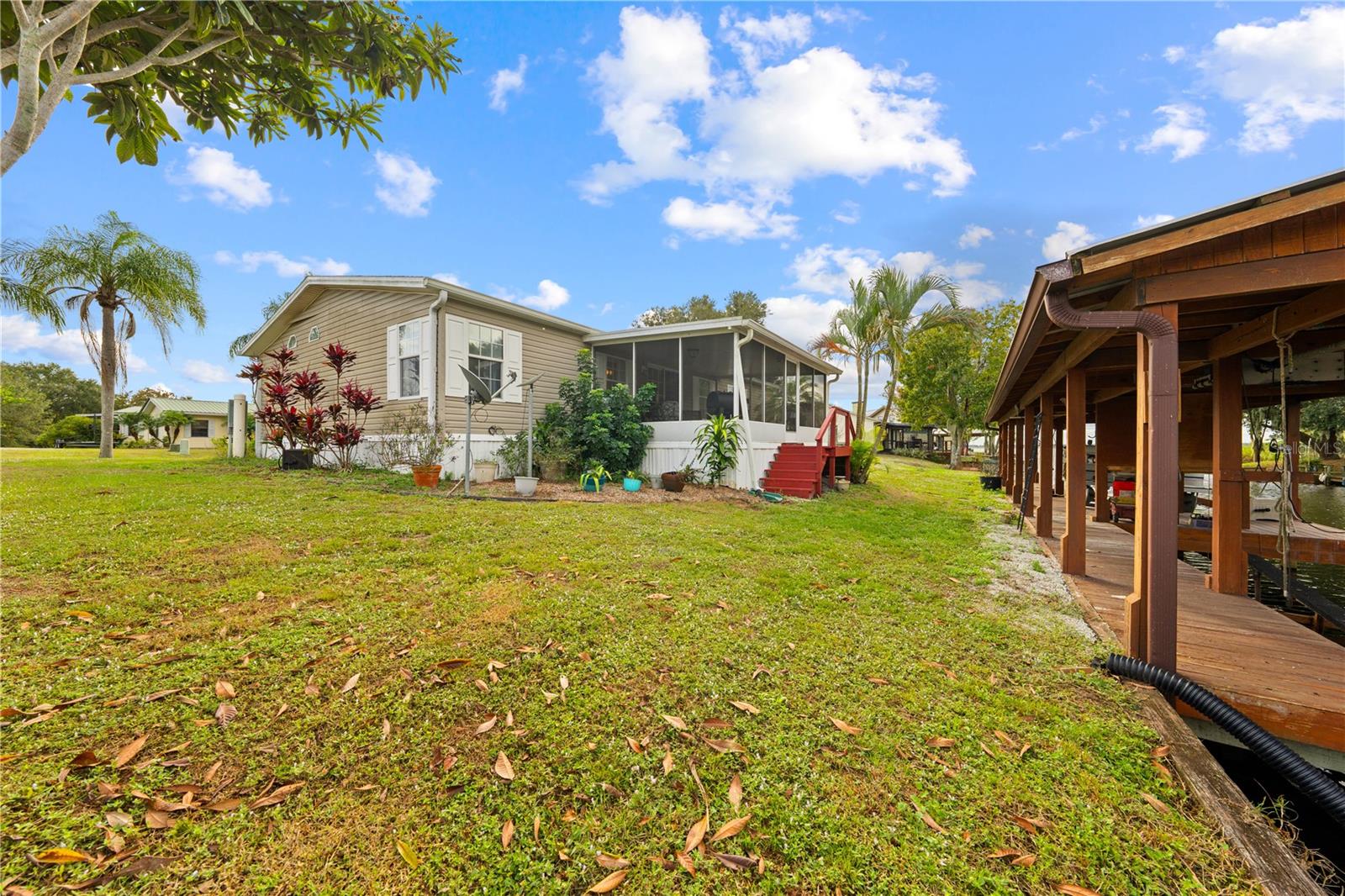 LAKE MARIAN SHORES - Residential