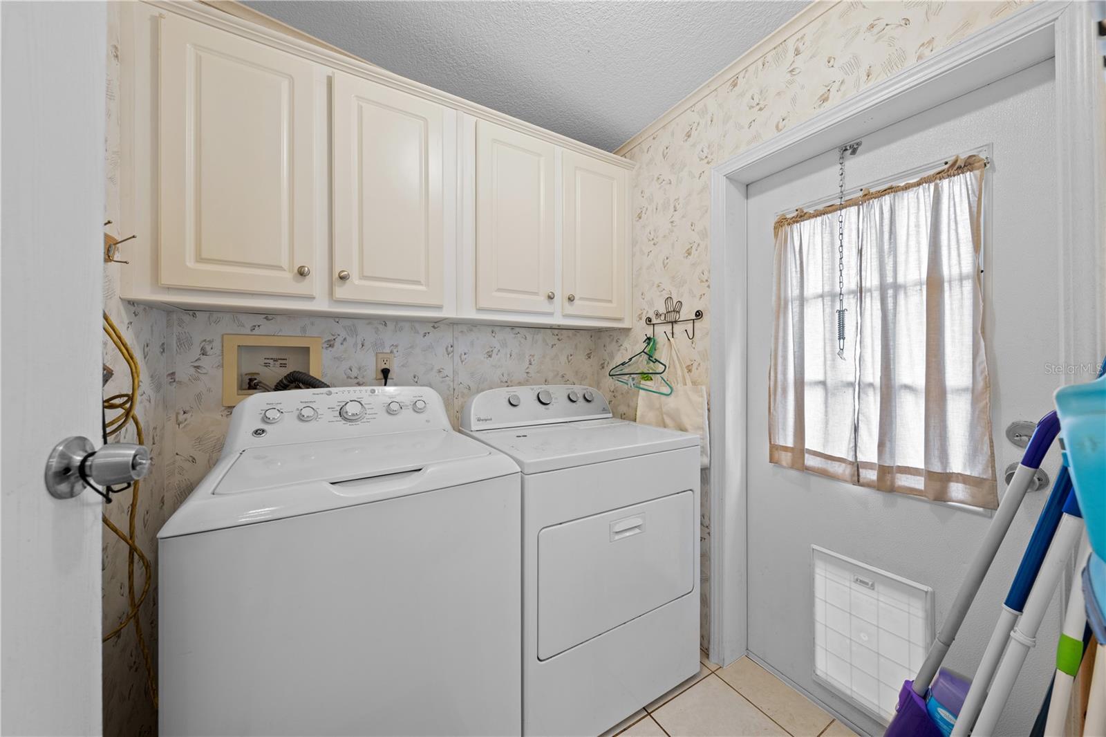 LAKE MARIAN SHORES - Residential