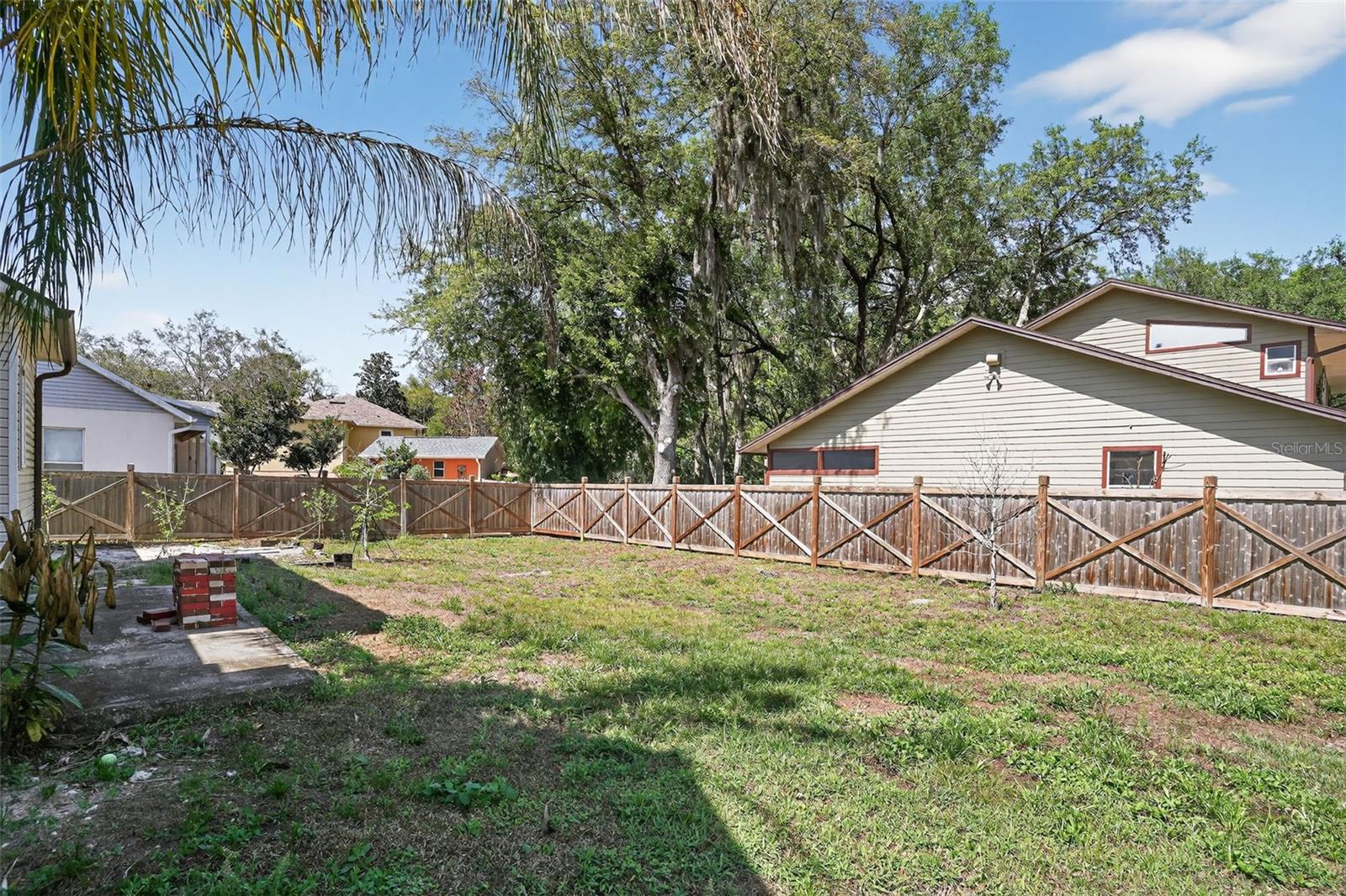 WILLA OAKS - Residential