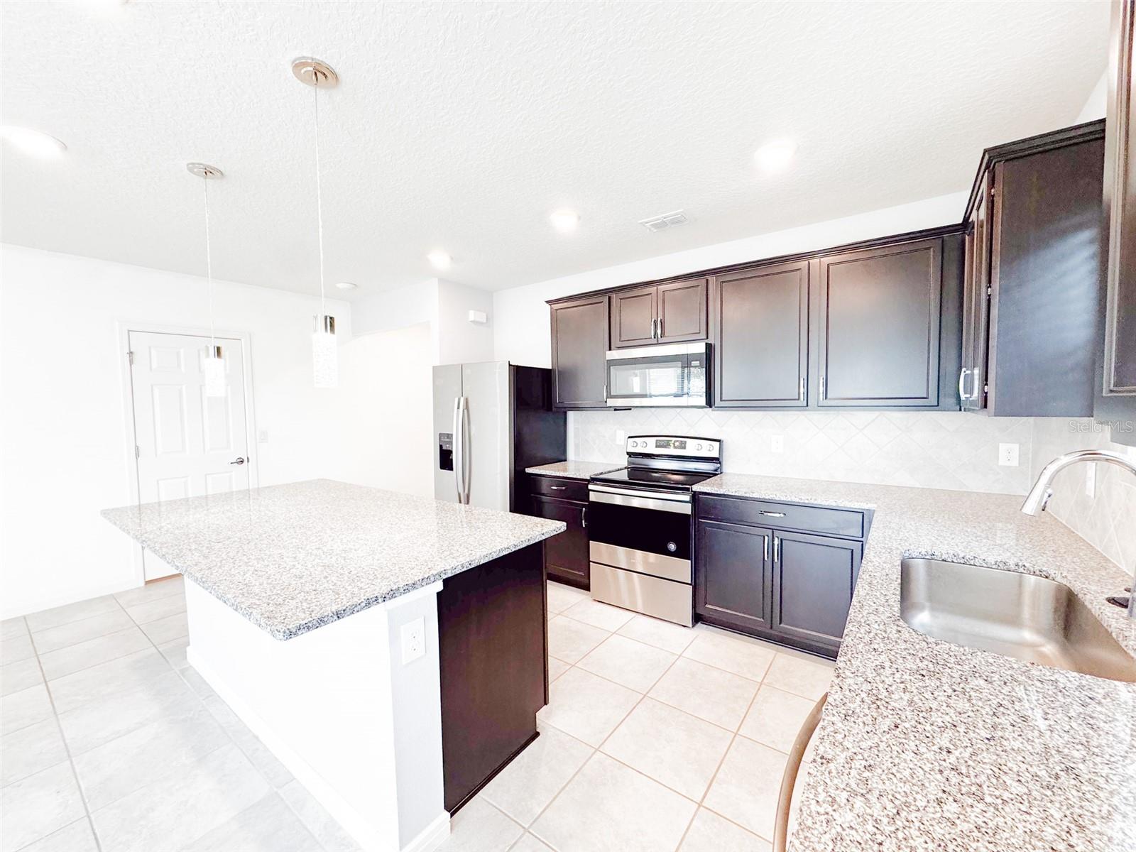 398 CITRUS ISLE LOOP