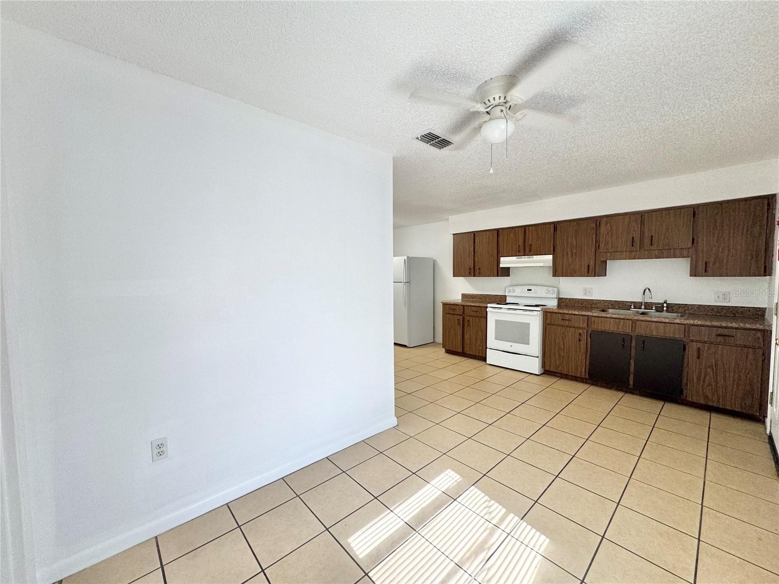 WOODLAND PARK - Residential Lease