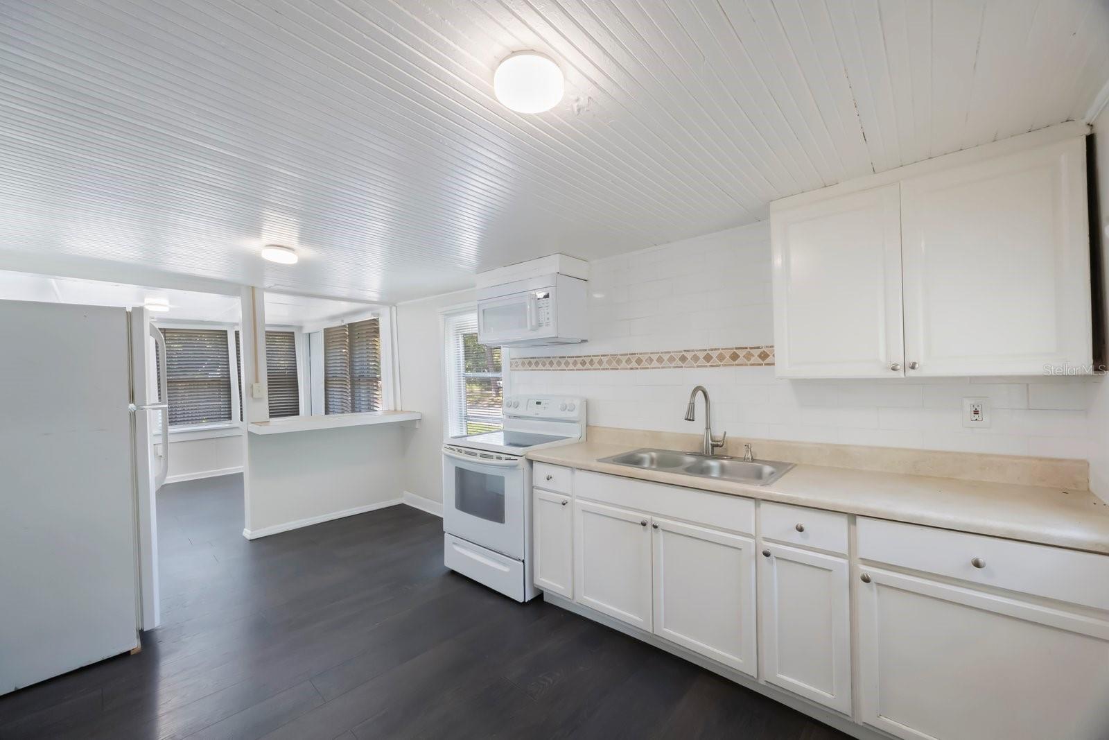 RUSSELL PARK - Residential Income