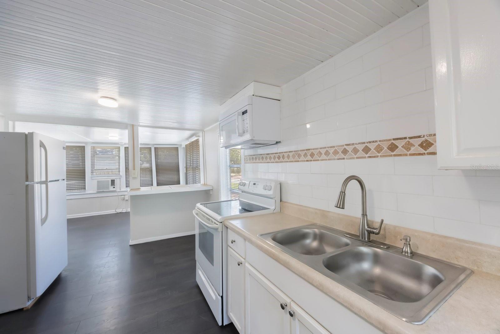 RUSSELL PARK - Residential Income