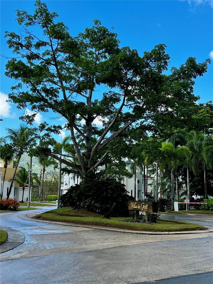 Luxury Golf Mansion in Ciudad Jardín – 4 bedrooms, 3.5 baths, three terraces

Discover a luxury corner residence in the exclusive Ciudad Jardín development. This contemporary three-story home blends generous living space, refined design, and views of the golf course. Nestled on a cul-de-sac with exclusive entry and exit to the community, just minutes from Highway 30, it offers privacy and 24-hour security. Three terraces provide ample spaces to enjoy the views and the outdoors.

Layout and key features:
4 bedrooms
3.5 bathrooms
Separate room for the electrical generator
Storage room
600-gallon water cistern
Granite countertops
Dual access with 24-hour security
2 private parking spaces
Carport for 1 car and an additional exterior space
Views of nature and the former golf course

Community amenities:
Pool area
Activity room
Tennis and pickleball courts
Restaurants and gym

Ideal for tranquil, luxurious living in a premier golf-course setting.