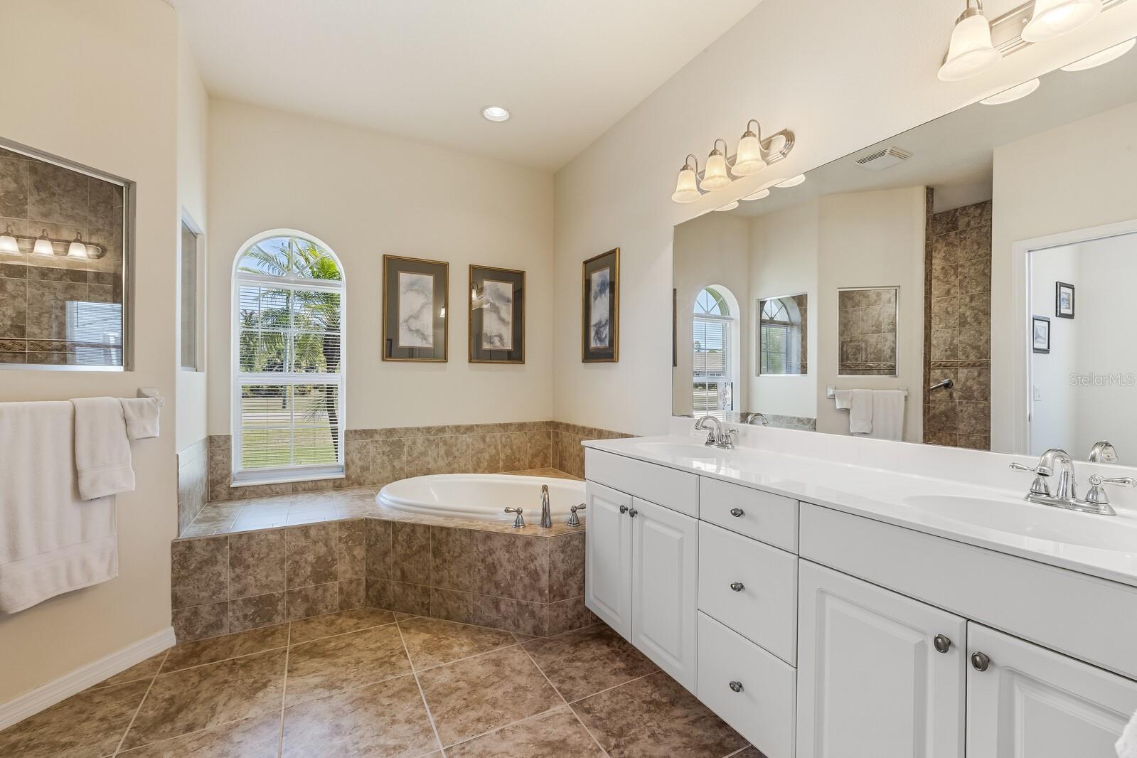 CAPE HAZE WINDWARD - Residential