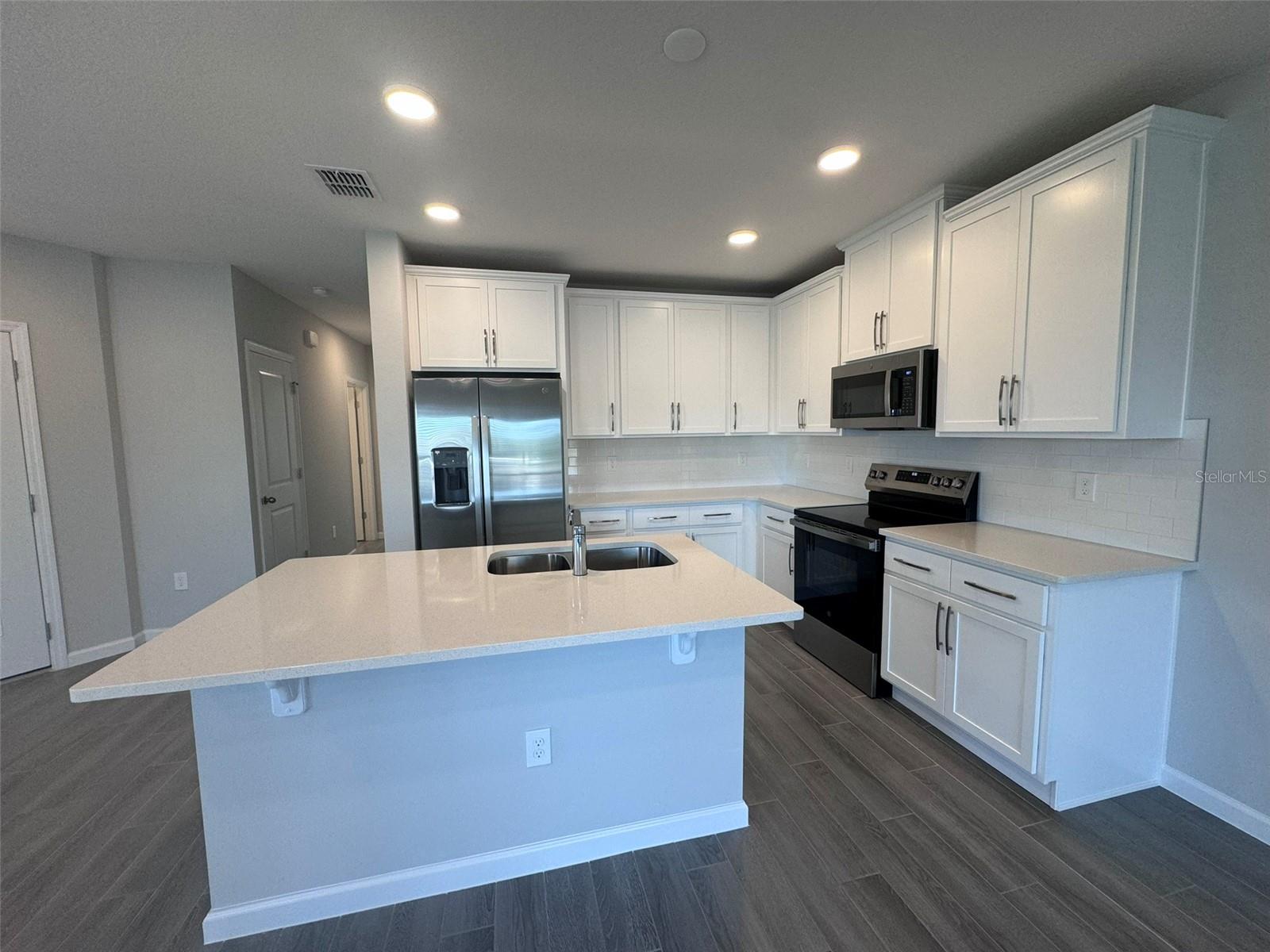 5050 SHADY PINES DRIVE