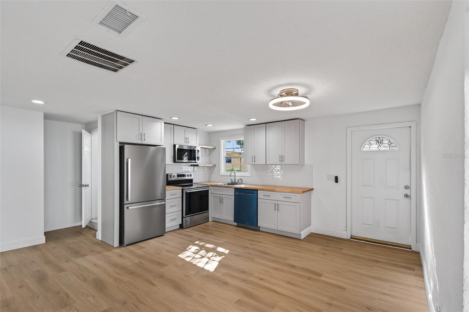 DISSTONIA - Residential