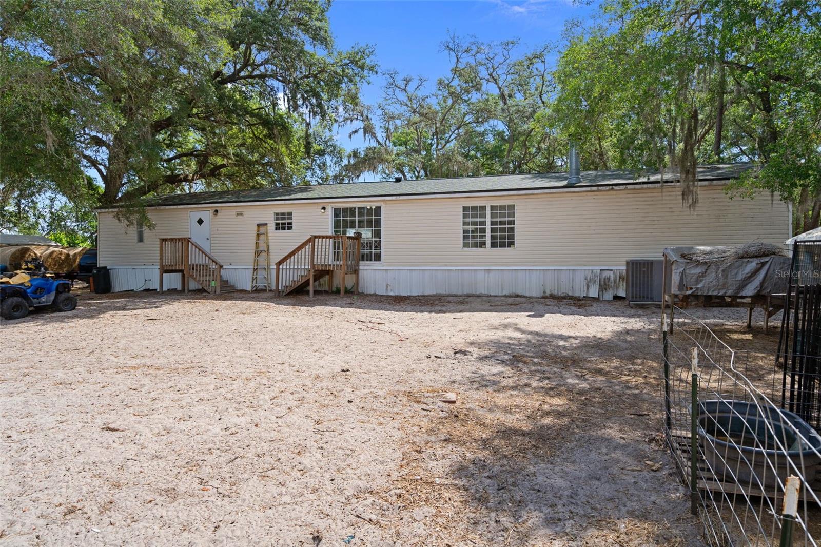 RIDGE MANOR - Residential