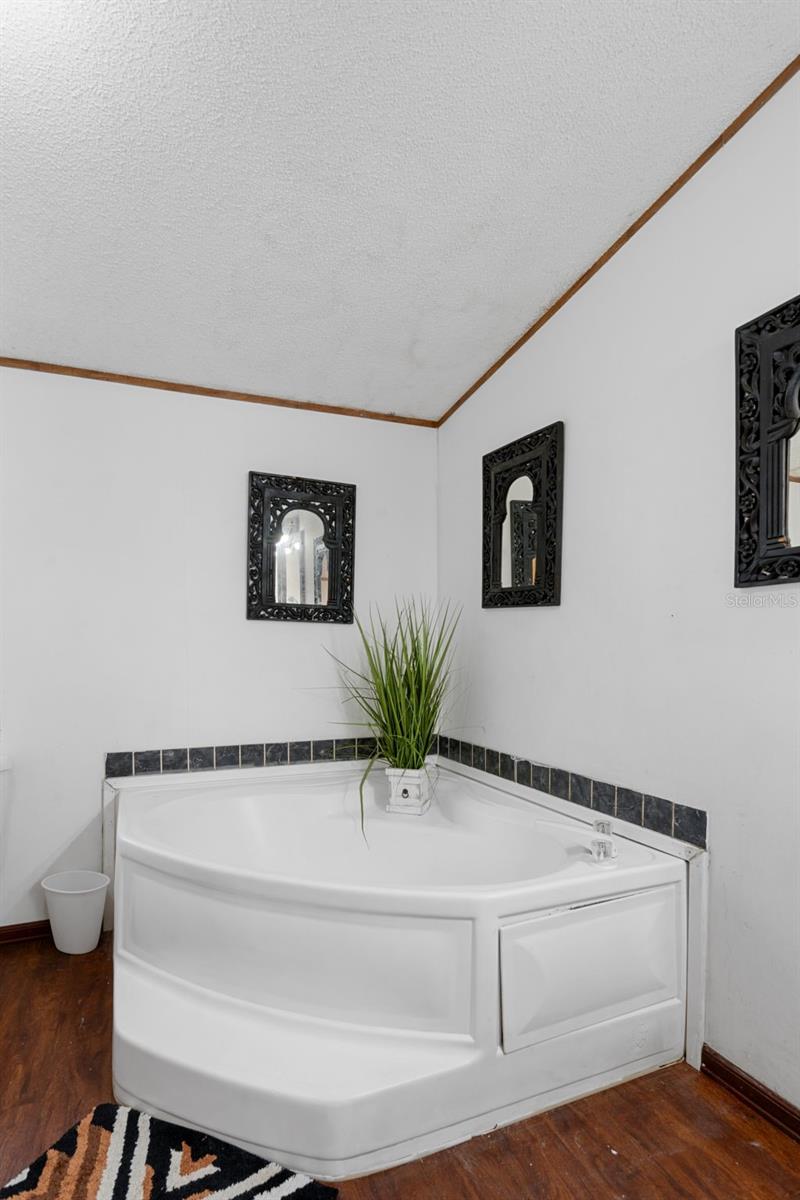 RIDGE MANOR - Residential