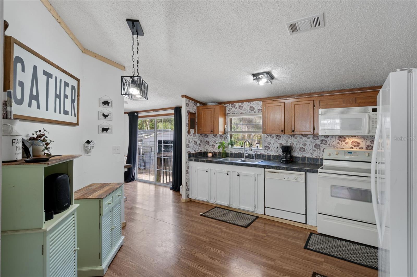 RIDGE MANOR - Residential