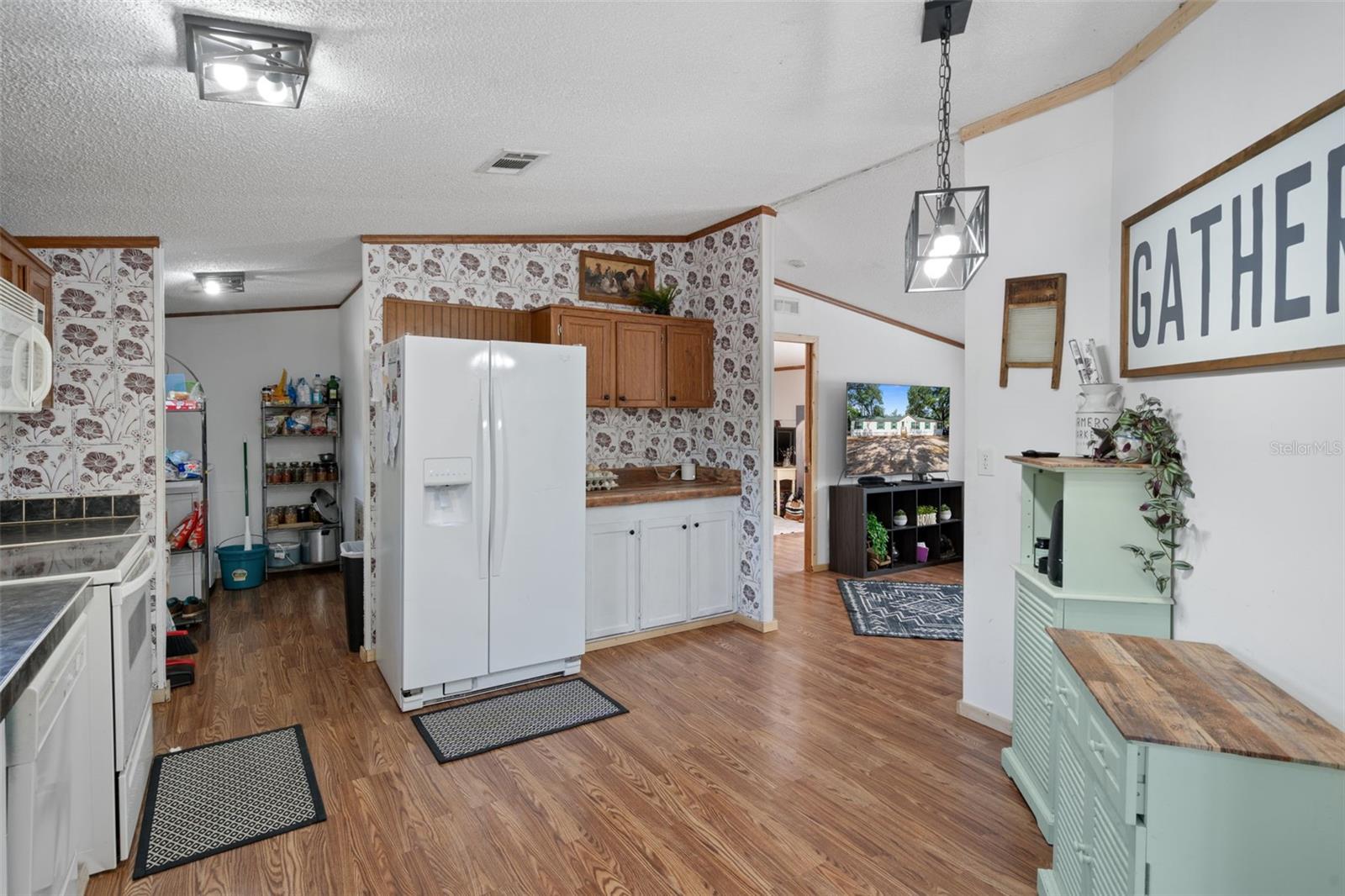 RIDGE MANOR - Residential