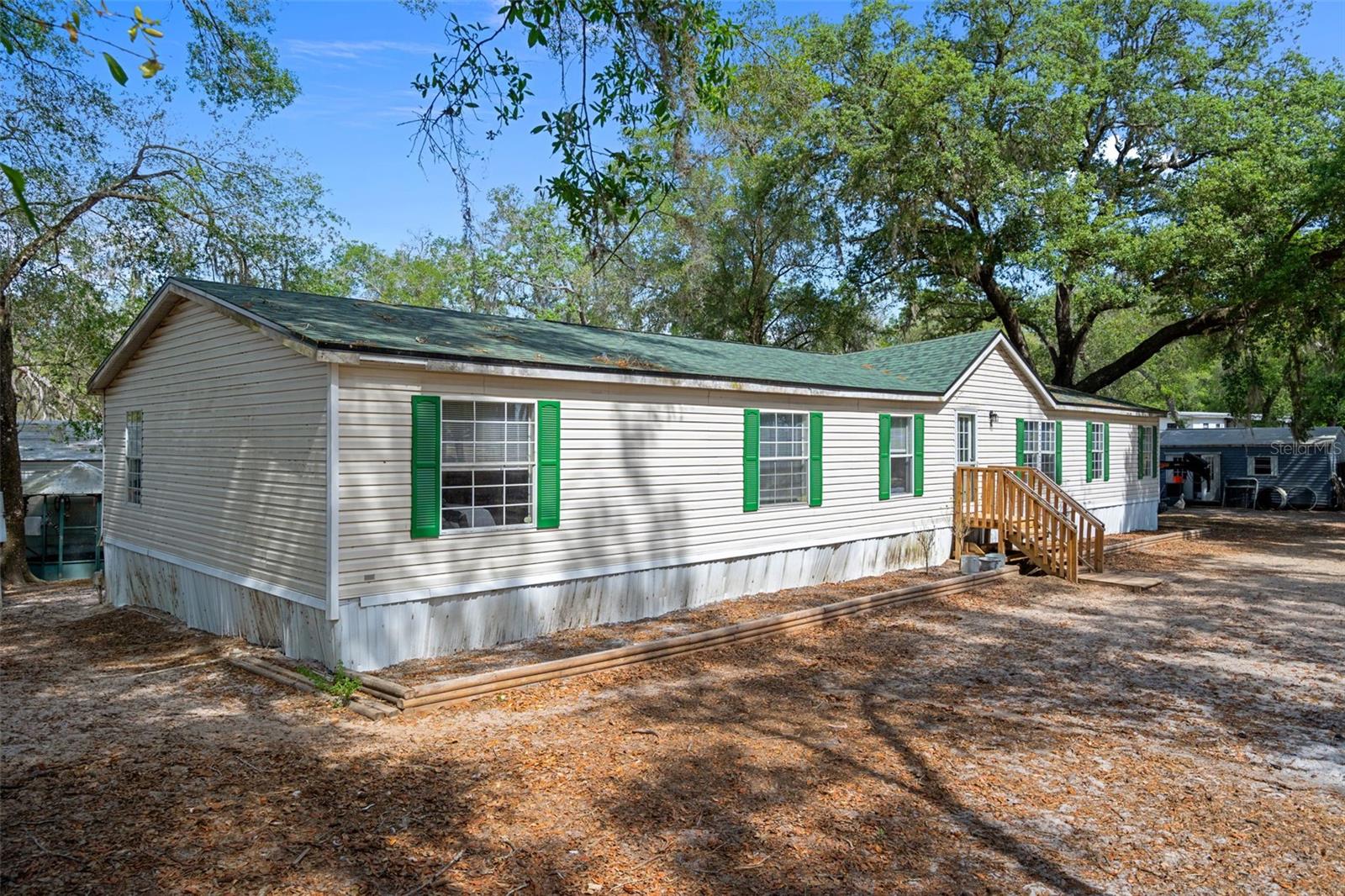 RIDGE MANOR - Residential