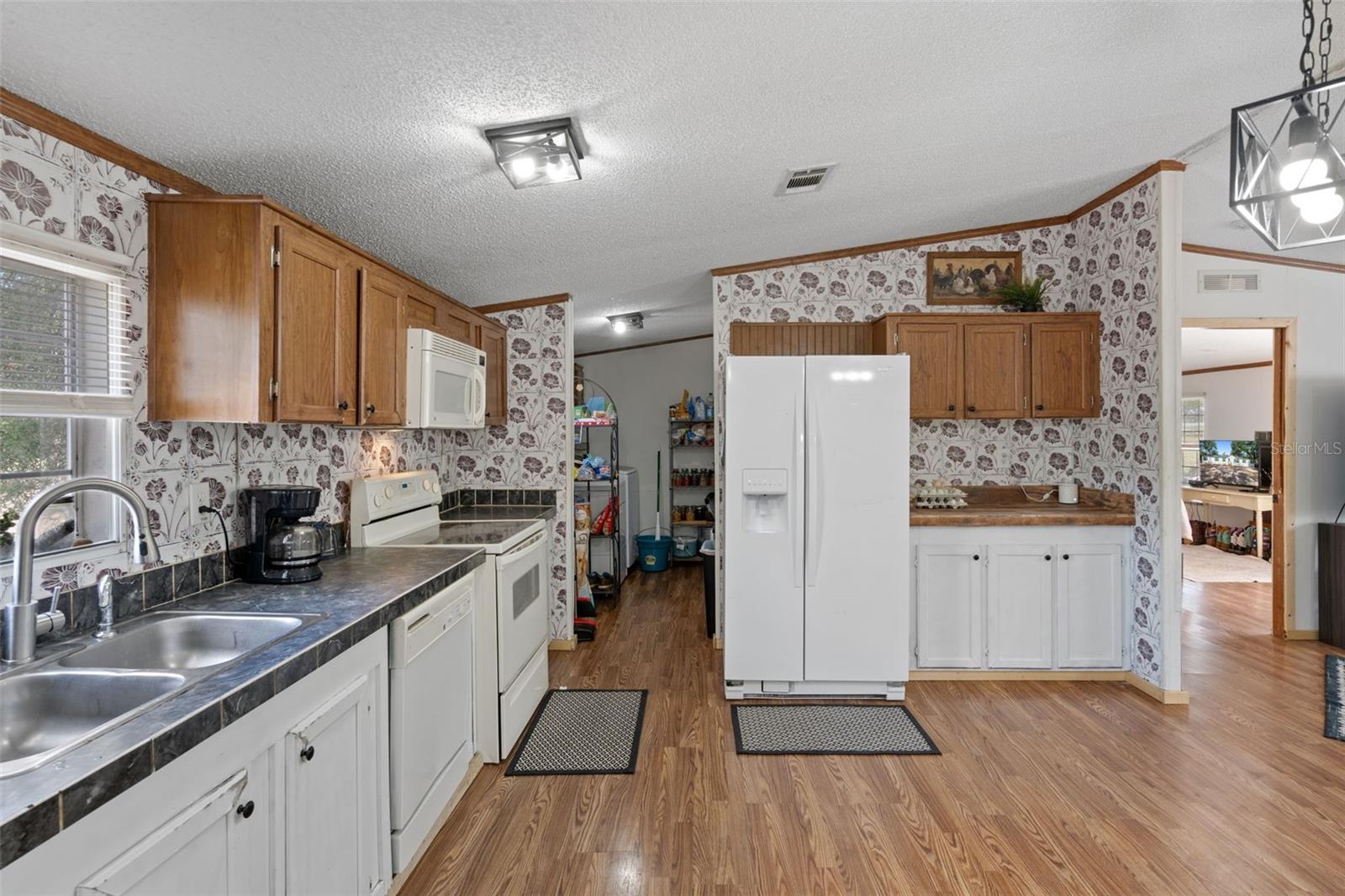 RIDGE MANOR - Residential