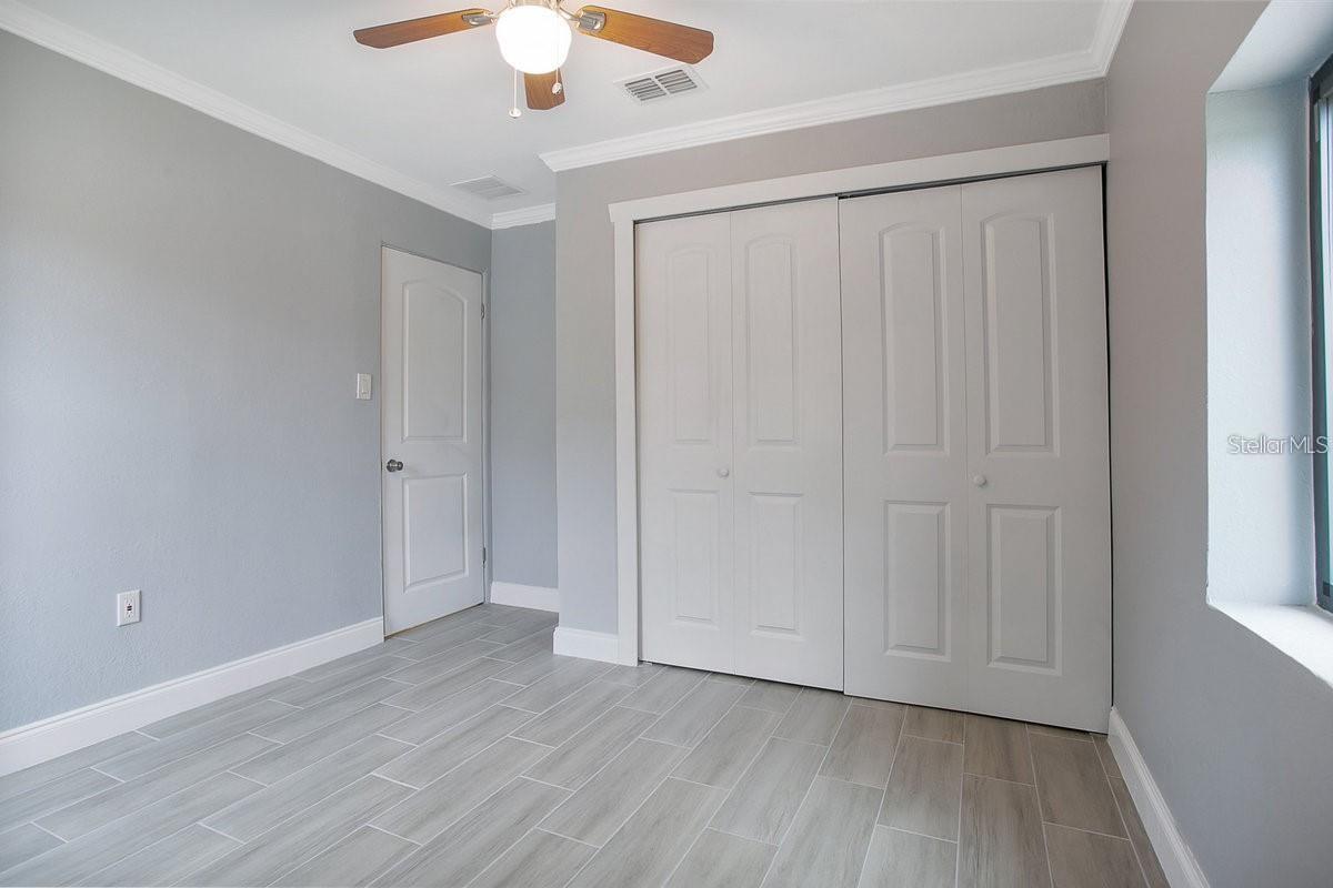 FLORAL PARK REALTY CO SUB - Commercial Lease