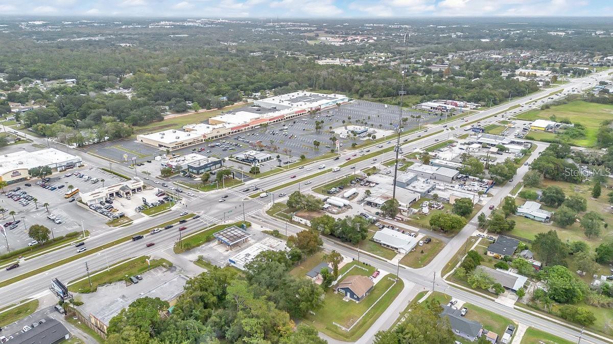 FLORAL PARK REALTY CO SUB - Commercial Lease