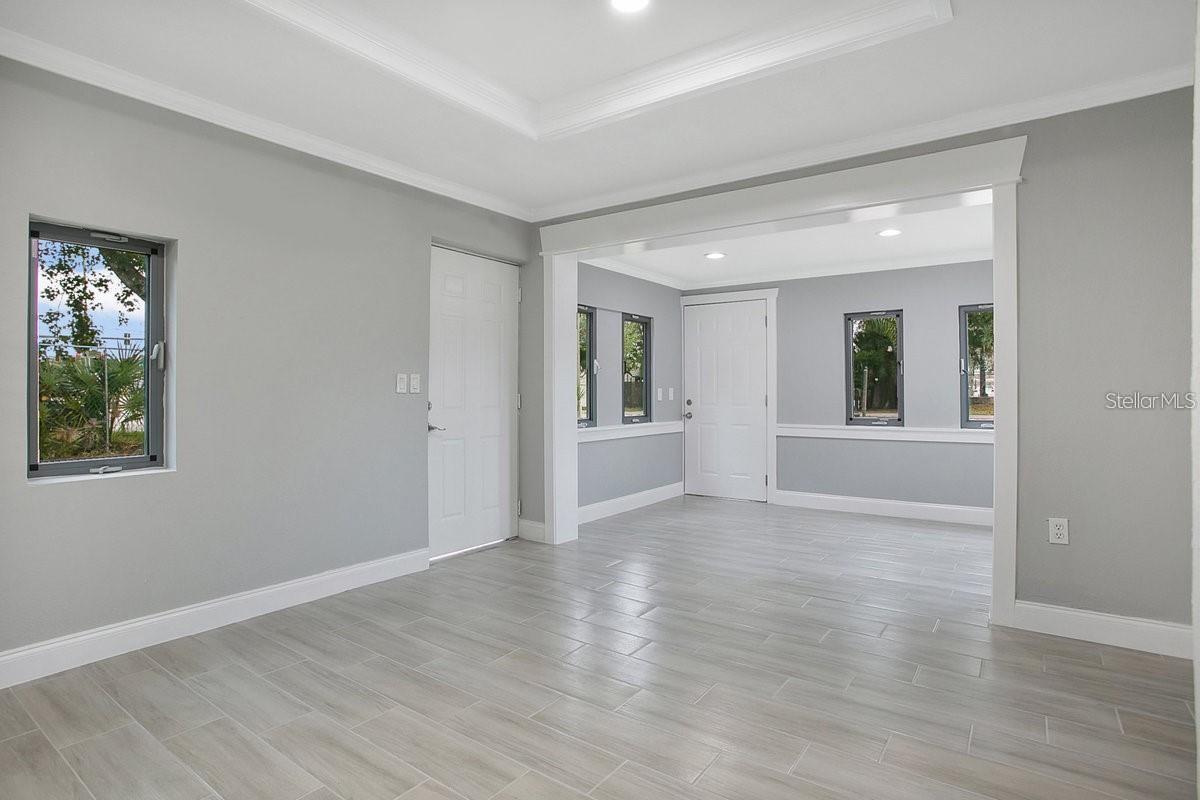 FLORAL PARK REALTY CO SUB - Commercial Lease