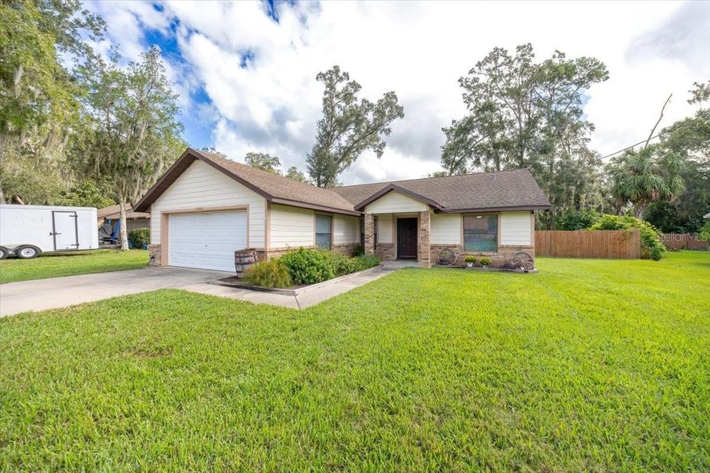 Photo of 12443 SE 62nd Avenue, Belleview, FL 34420 (MLS # OM710071)