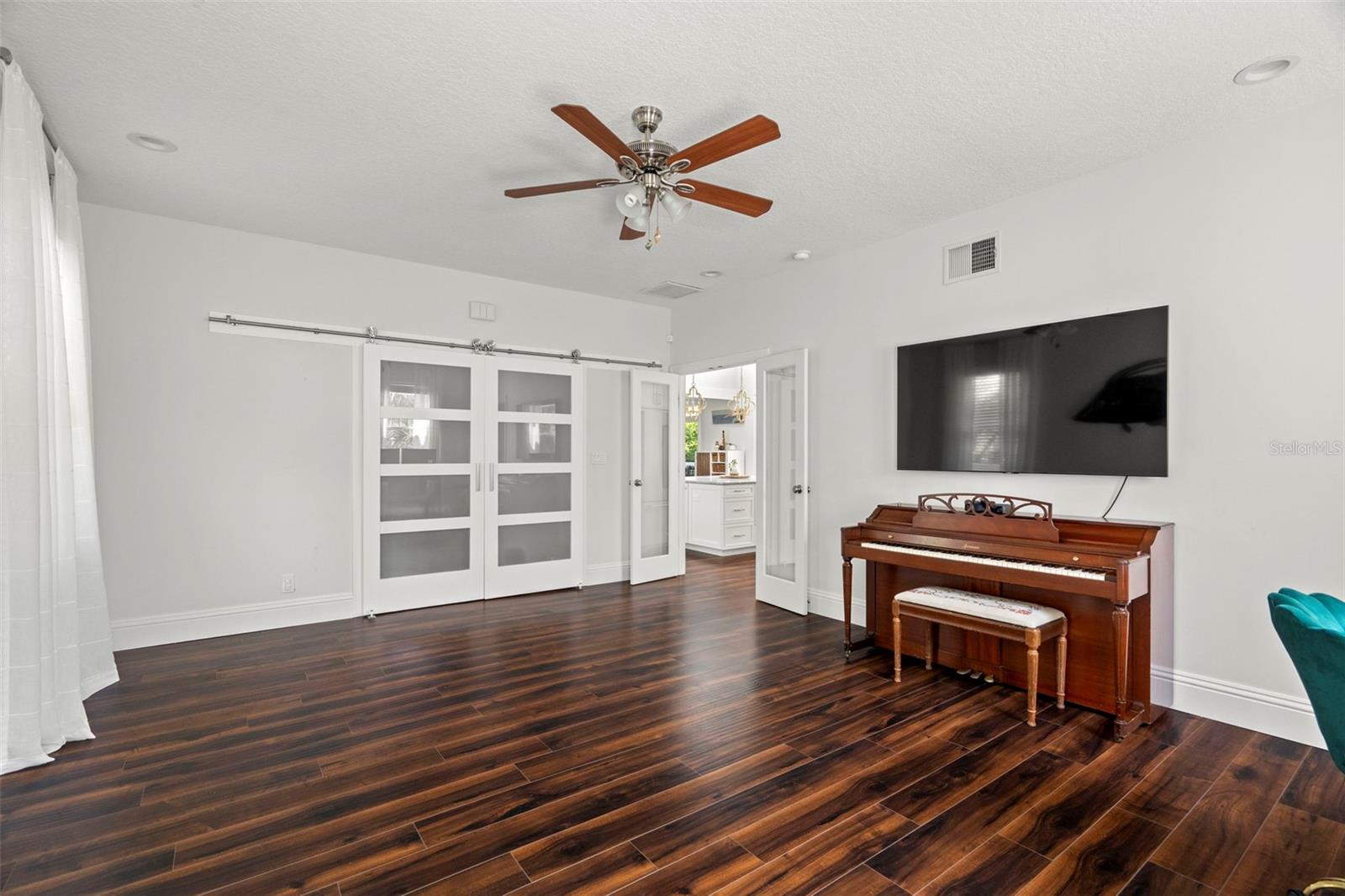 KIPPS COLONY ESTATES AT PASADENA YACHT/COUNTRY CL - Residential
