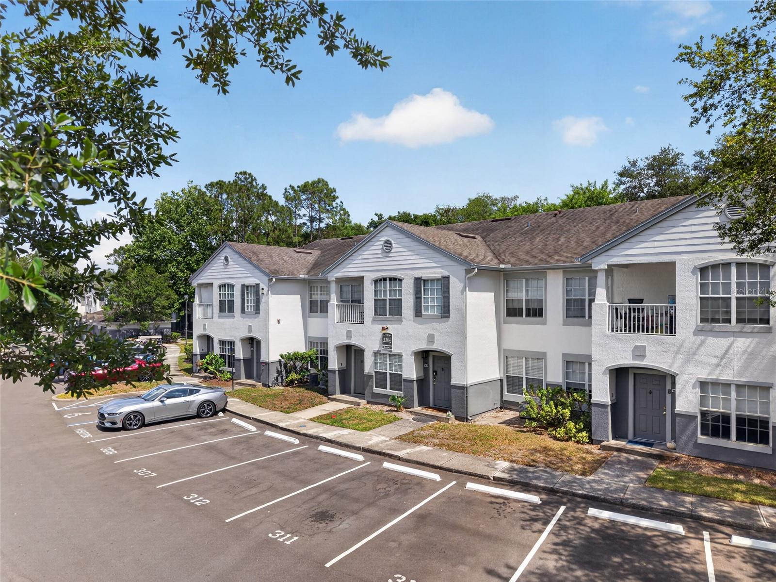 SUNSET LAKE - Residential